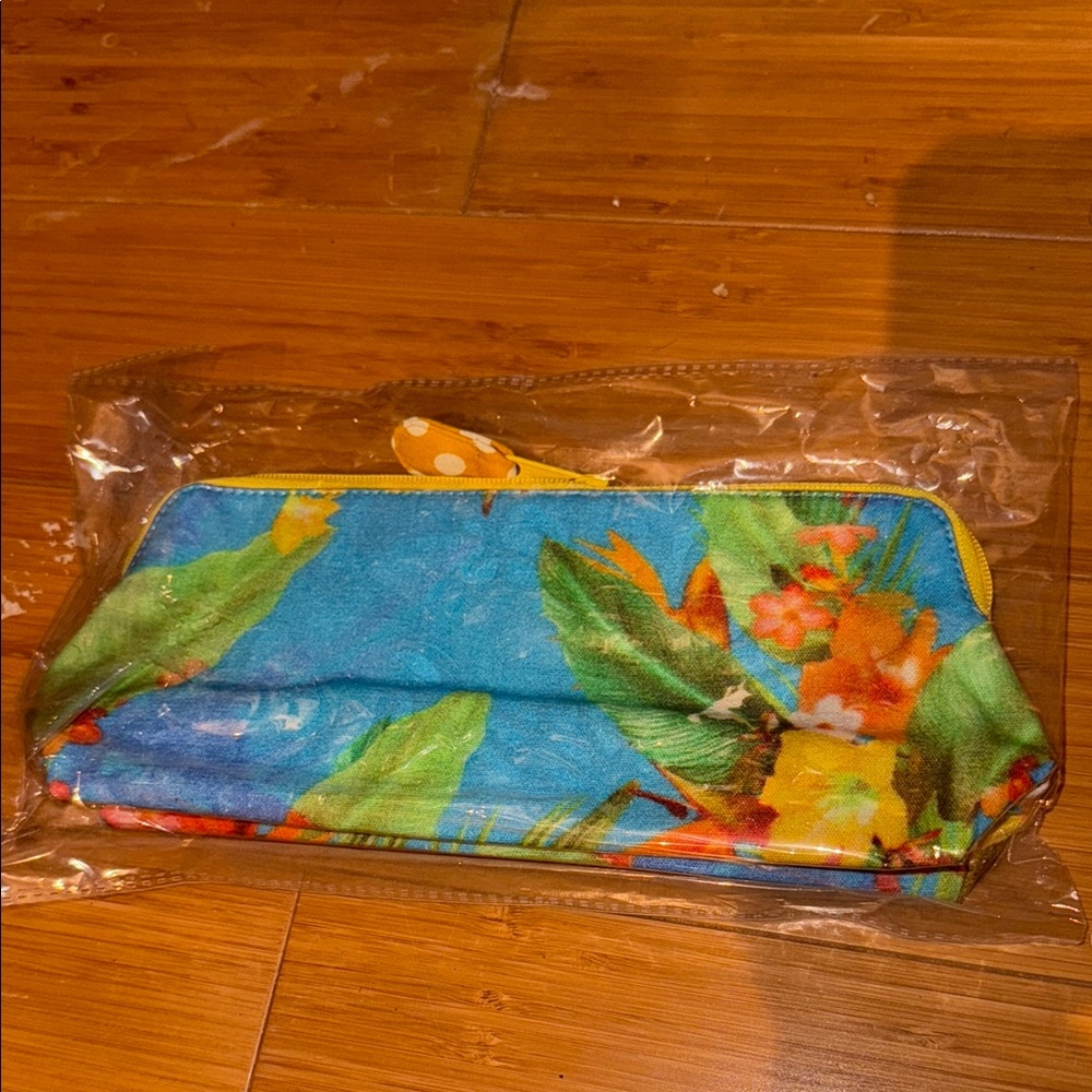 NWT Roller Rabbit Pouch